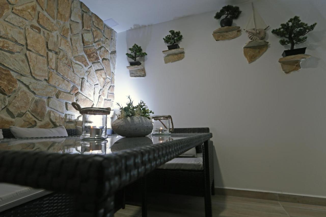 Wellness Penzion Kristyna - Acko フラーデク・ナト・ニソウ エクステリア 写真
